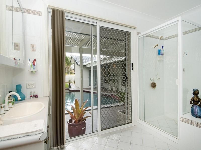 116 Pebble Beach Drive, Runaway Bay QLD 4216