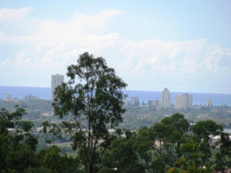 12 Grampian Court, Reedy Creek QLD 4227