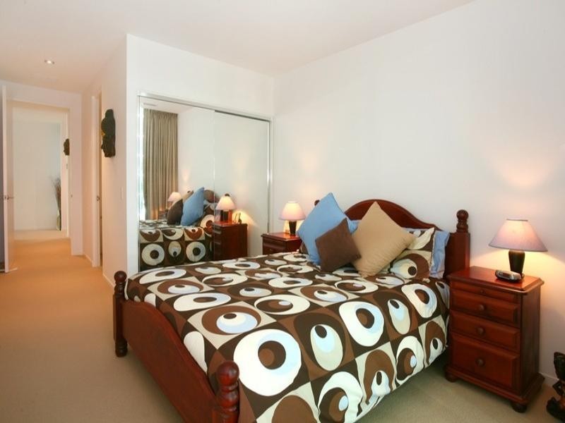 Paradise Point QLD 4216