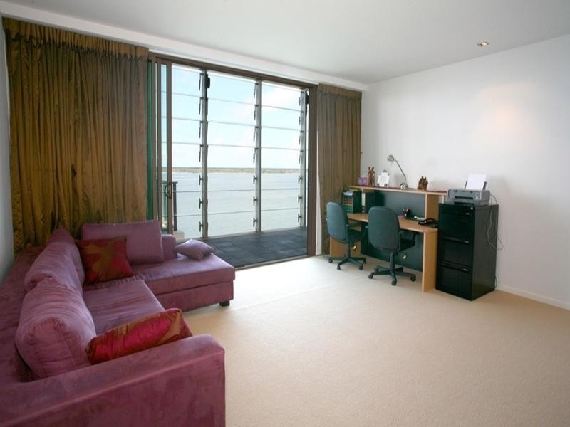 Paradise Point QLD 4216