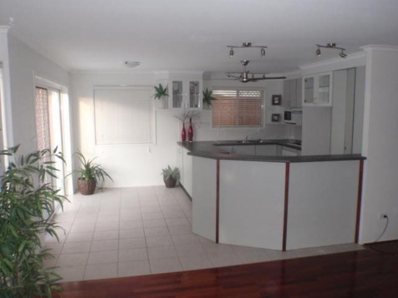 1/94 Imperial Parade, Labrador QLD 4215