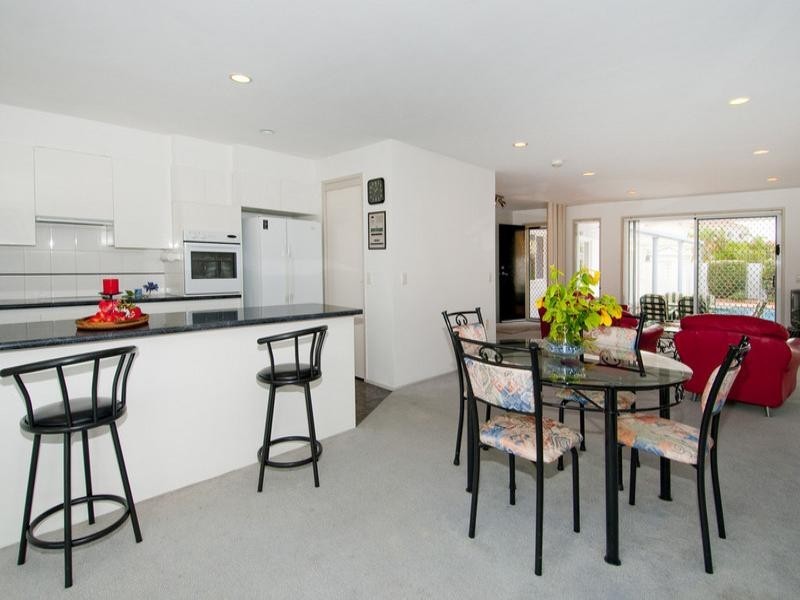 121 Pebble Beach Drive, Runaway Bay QLD 4216