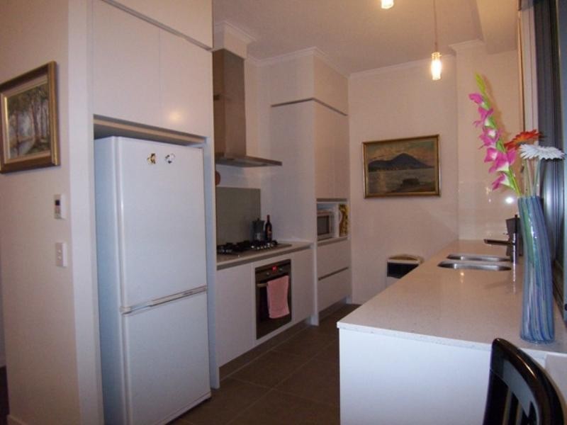 15I Harmony/28 Bayview Street, Runaway Bay QLD 4216