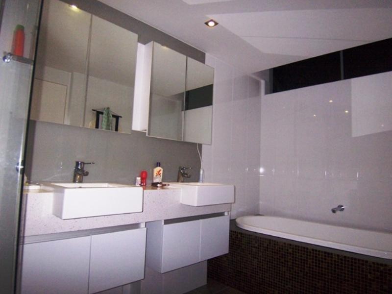 15I Harmony/28 Bayview Street, Runaway Bay QLD 4216