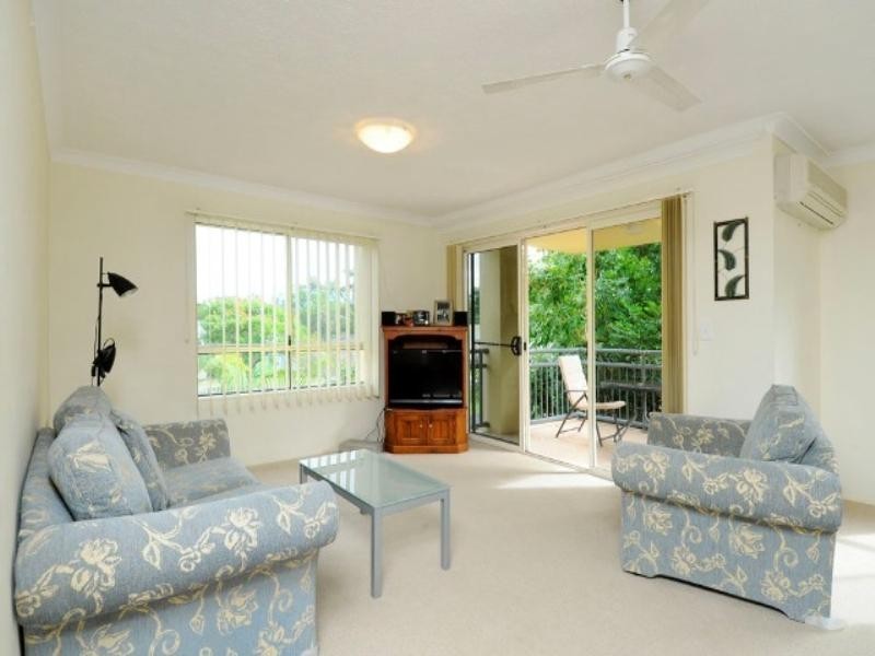 1/12 Oleander Avenue, Biggera Waters QLD 4216