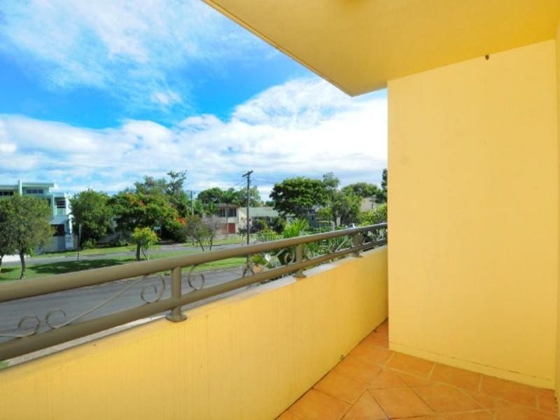 1/12 Oleander Avenue, Biggera Waters QLD 4216