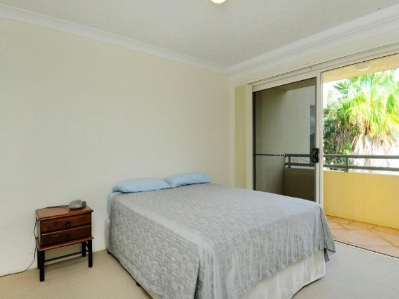 1/12 Oleander Avenue, Biggera Waters QLD 4216