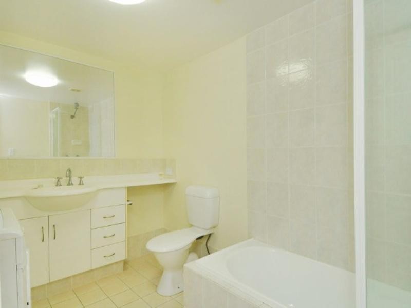 1/12 Oleander Avenue, Biggera Waters QLD 4216