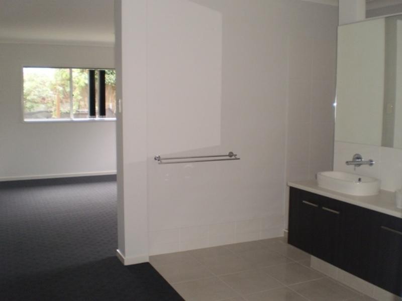 Hope Island QLD 4212