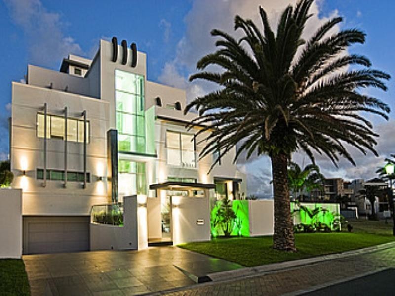 38 Knightsbridge Parade, Paradise Point QLD 4216