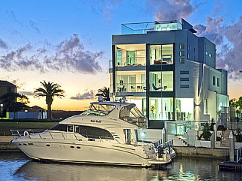 38 Knightsbridge Parade, Paradise Point QLD 4216