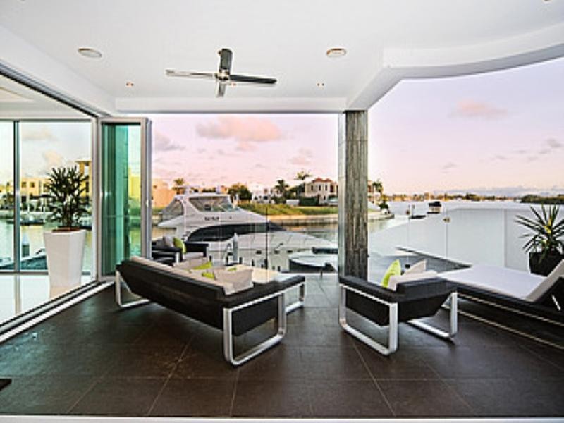 38 Knightsbridge Parade, Paradise Point QLD 4216