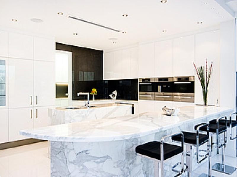 38 Knightsbridge Parade, Paradise Point QLD 4216