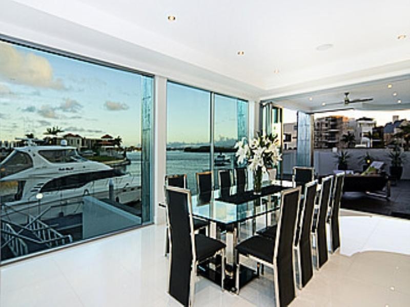 38 Knightsbridge Parade, Paradise Point QLD 4216