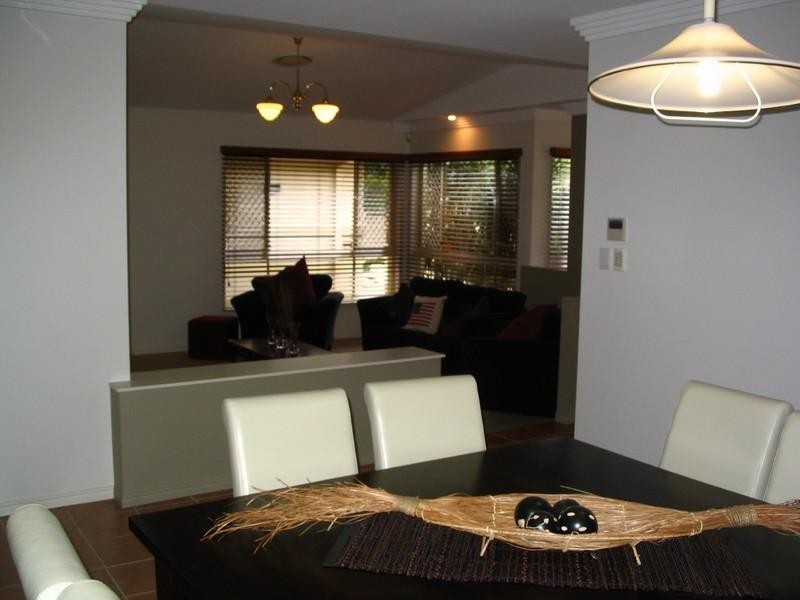 14 Kirdford Court, Arundel QLD 4214