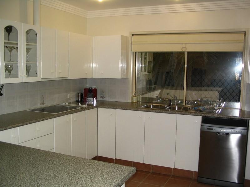 14 Kirdford Court, Arundel QLD 4214