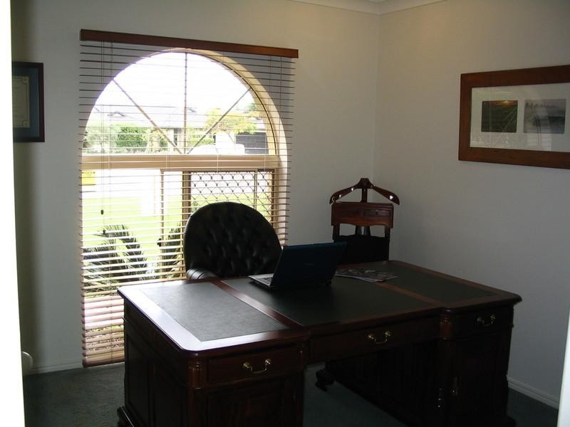 14 Kirdford Court, Arundel QLD 4214