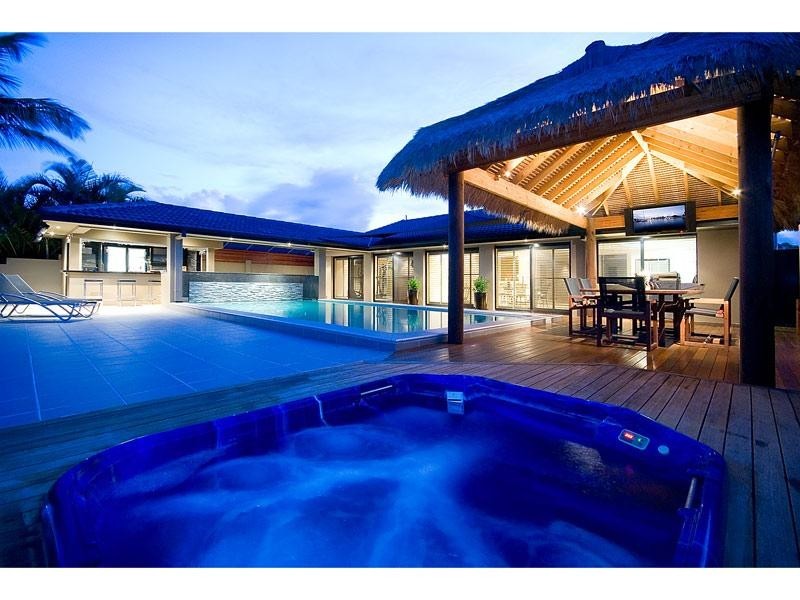 345 Bayview Street, Hollywell QLD 4216