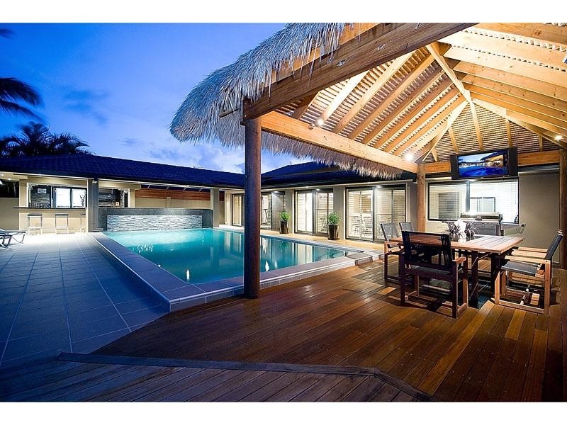 345 Bayview Street, Hollywell QLD 4216