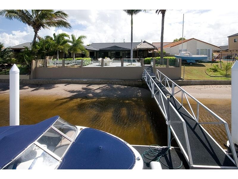 345 Bayview Street, Hollywell QLD 4216