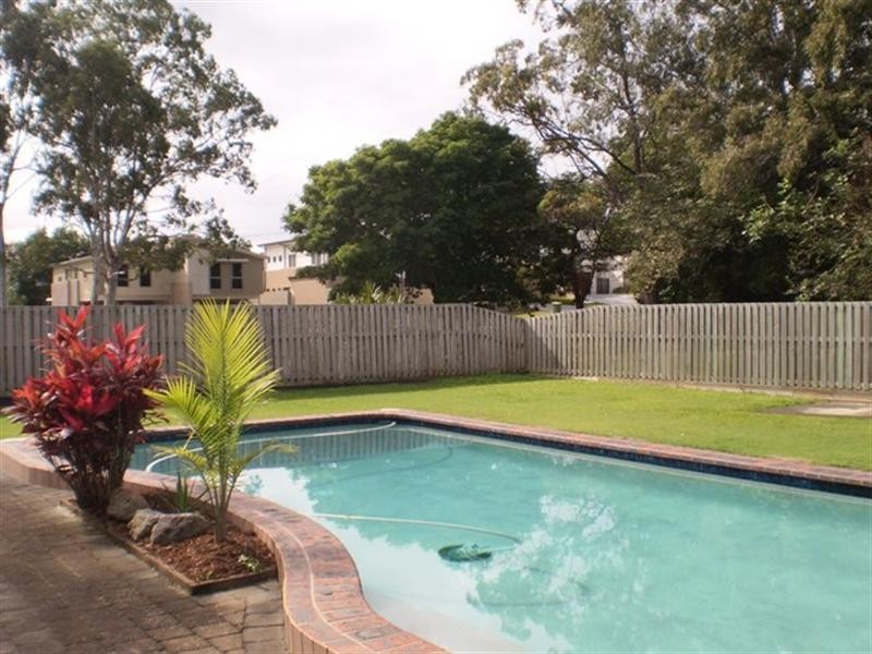 32 Ward Street, Southport QLD 4215
