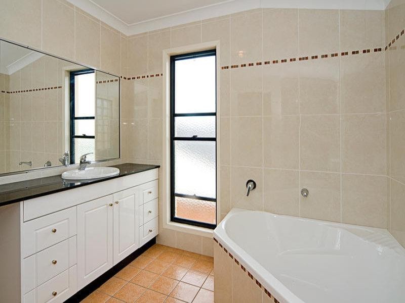 2/48 Vaggelas Crescent, Biggera Waters QLD 4216