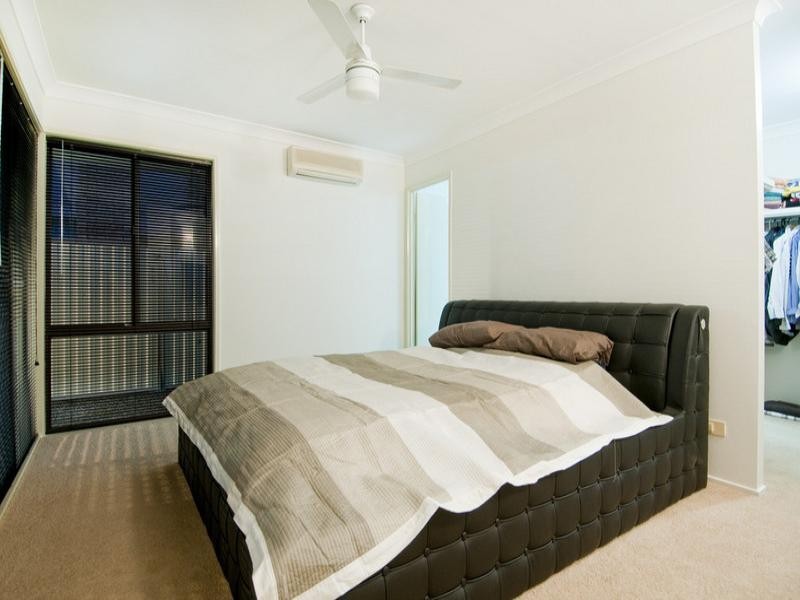 9 Waranga Way, Coombabah QLD 4216