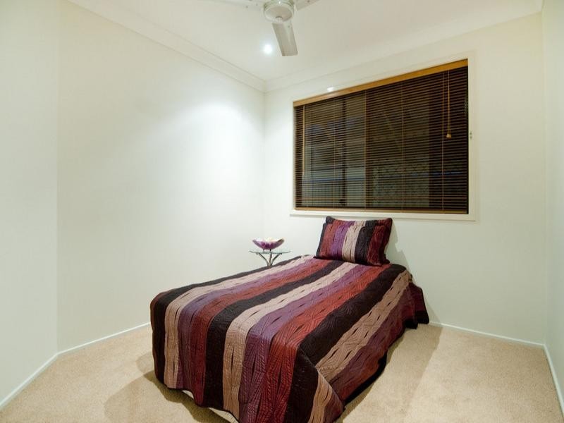 9 Waranga Way, Coombabah QLD 4216