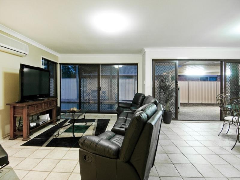 9 Waranga Way, Coombabah QLD 4216