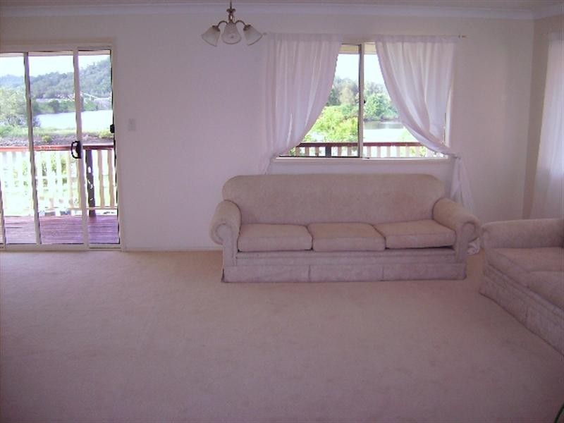 16 Brittany Drive, Oxenford QLD 4210