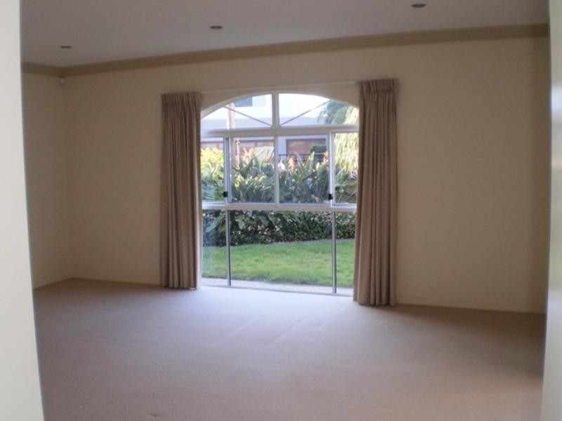 Paradise Point QLD 4216