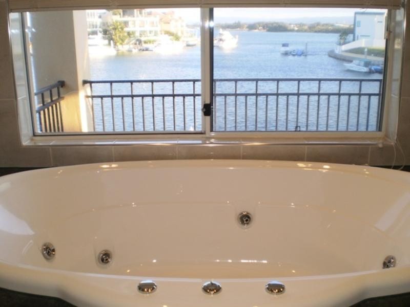 Paradise Point QLD 4216