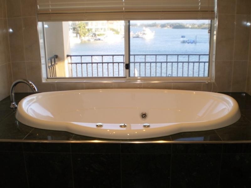 Paradise Point QLD 4216