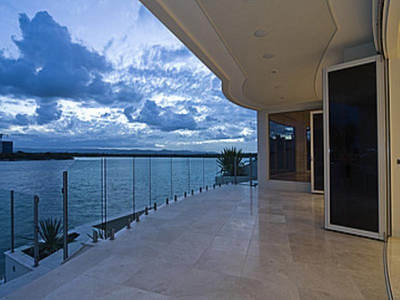 Paradise Point QLD 4216