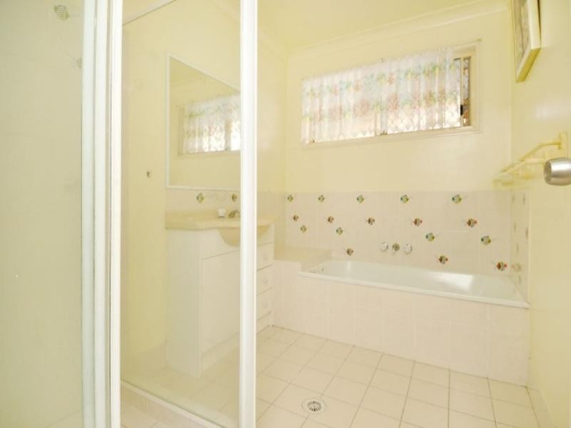 27 Numbat Court West, Coombabah QLD 4216