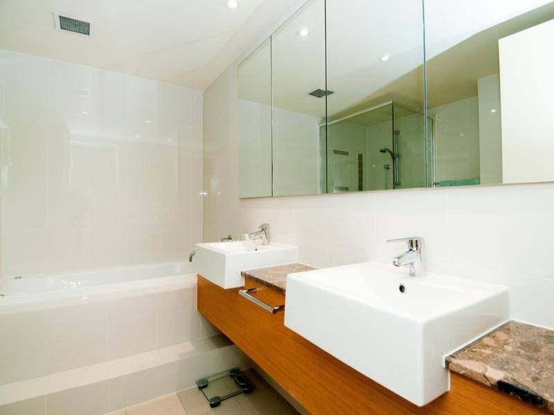 8313/8317 Magnolia Drive, Hope Island QLD 4212