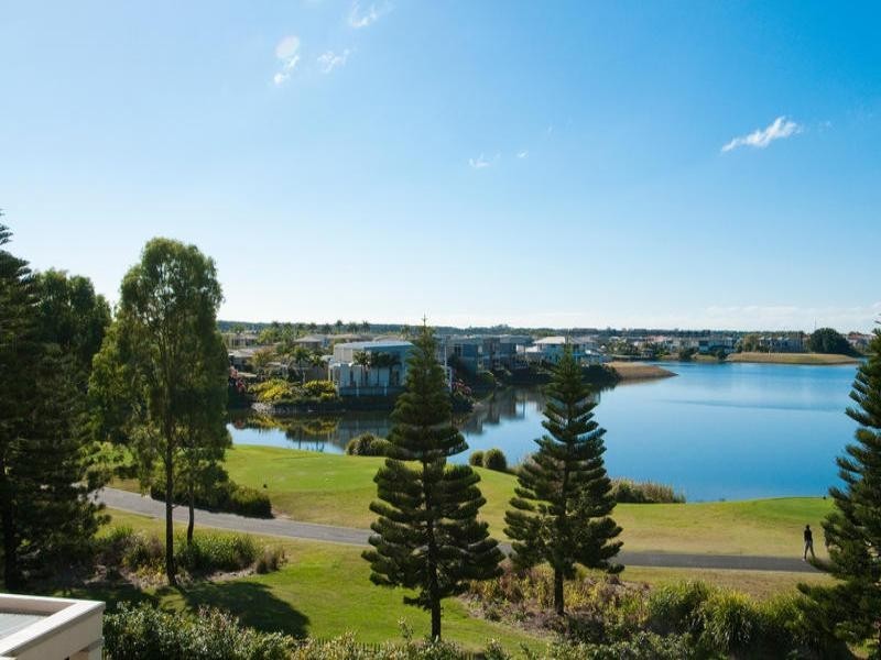 8313/8317 Magnolia Drive, Hope Island QLD 4212