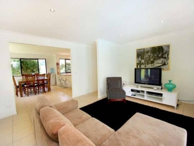 5 Aroa Court, Runaway Bay QLD 4216