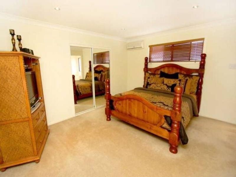 5 Aroa Court, Runaway Bay QLD 4216