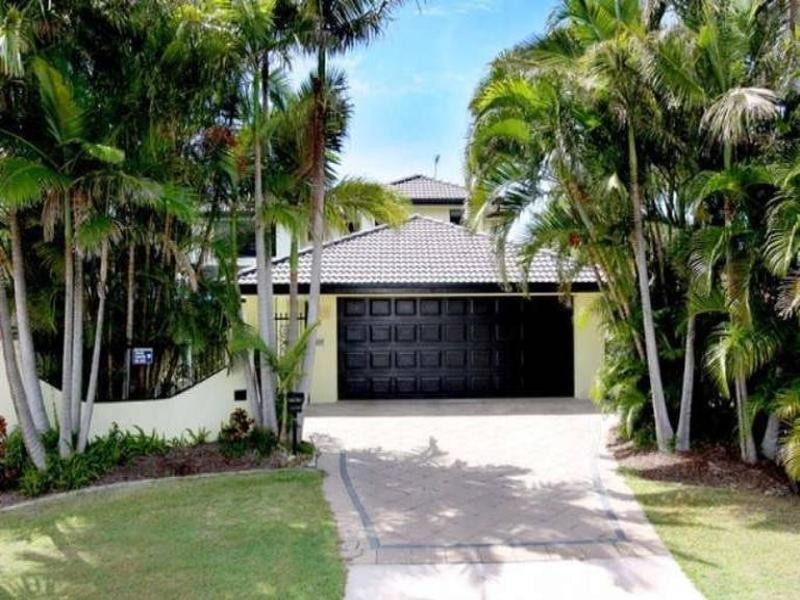 5 Aroa Court, Runaway Bay QLD 4216