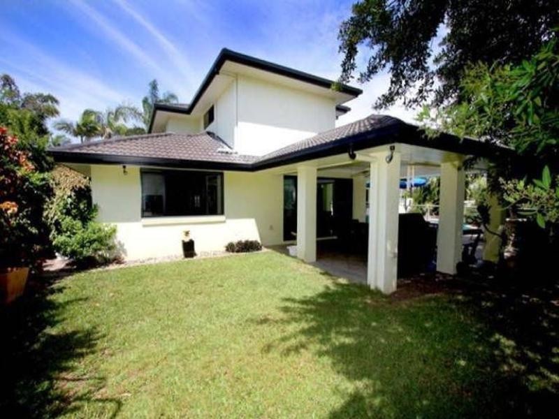 5 Aroa Court, Runaway Bay QLD 4216