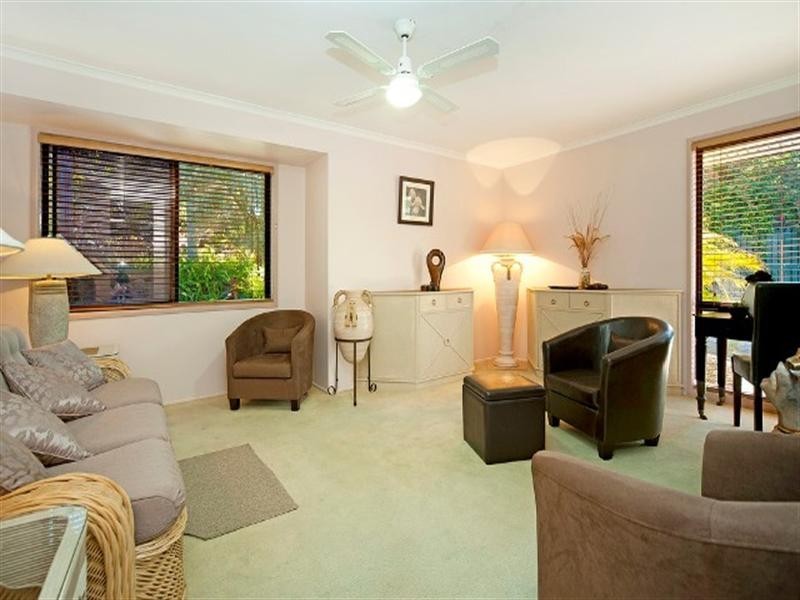 13 Armidale Crescent, Helensvale QLD 4212