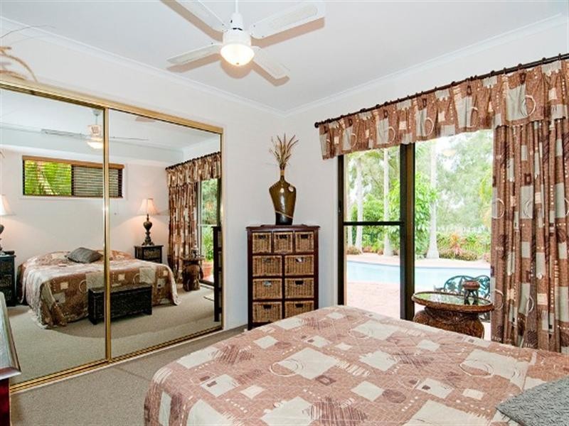 13 Armidale Crescent, Helensvale QLD 4212