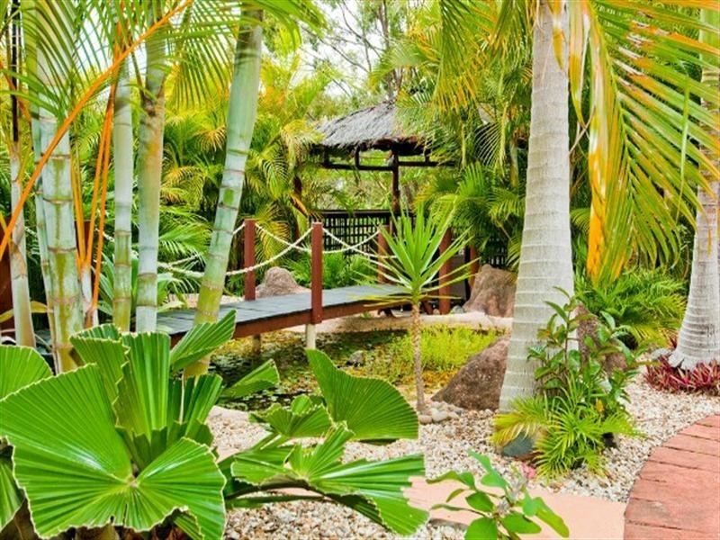 13 Armidale Crescent, Helensvale QLD 4212