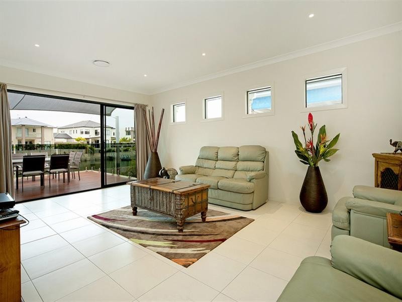 103 Compass Drive, Biggera Waters QLD 4216