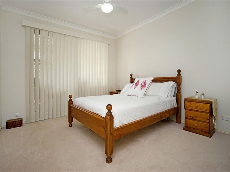 33 Champagne Boulevard, Hope Island QLD 4212