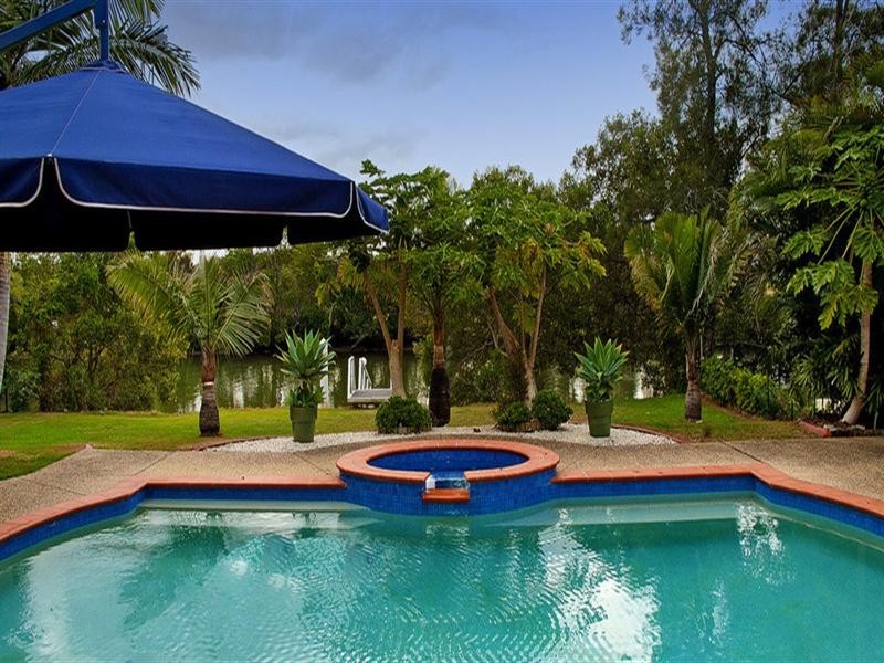 33 Champagne Boulevard, Hope Island QLD 4212