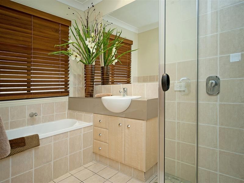 21 Calmwater Crescent, Hope Island QLD 4212