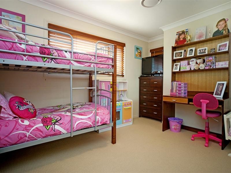 21 Calmwater Crescent, Hope Island QLD 4212