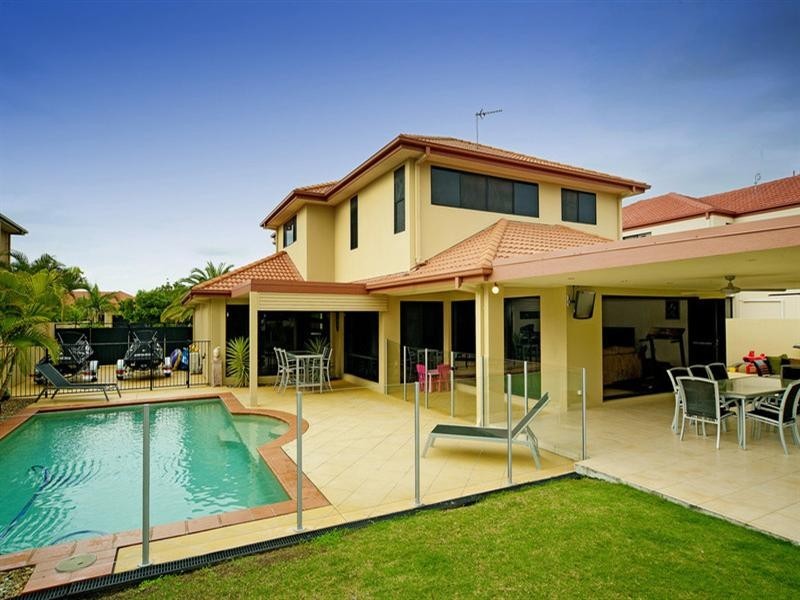 21 Calmwater Crescent, Hope Island QLD 4212